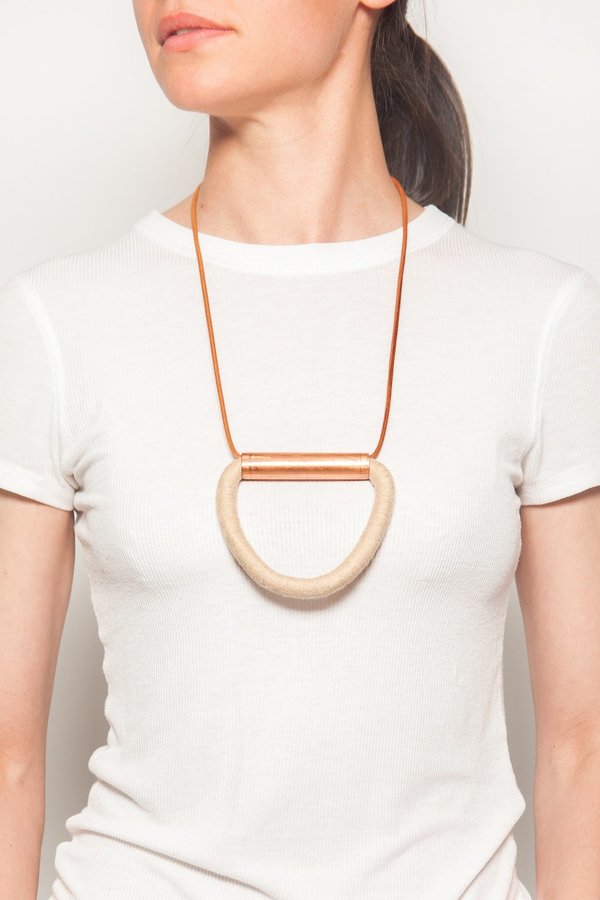MATERIAL DROPS FIGURE NECKLACE MATERIAL DROPS FIGURE NECKLACE