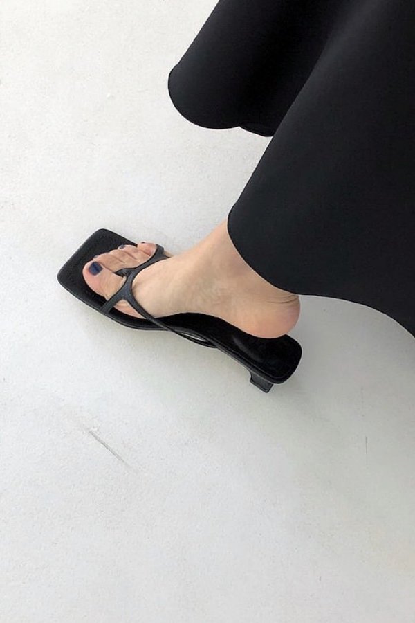 W A N T S Bella Mule (Pre-order) W A N T S Bella Mule (Pre-order)