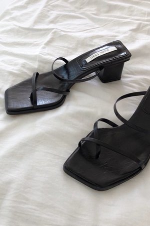 W A N T S Mila Heel W A N T S Mila Heel