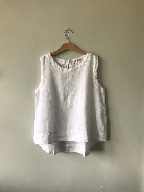 cut-loose Hanky Linen Hi-Lo Tank - White cut-loose Hanky Linen Hi-Lo Tank - White