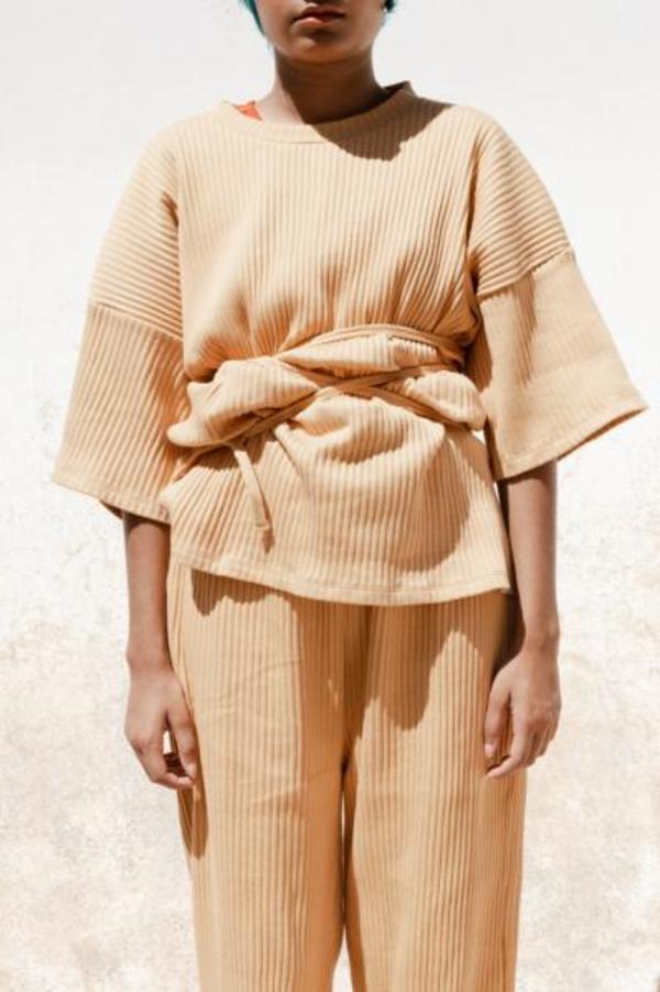 美品∞ BASERANGE SHAW TEE コットンリブT Shaw Tee Shirt in Off white | Organic cotton fleece | Baserange