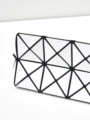 BAO BAO ISSEY MIYAKE PRISM POUCH - White BAO BAO ISSEY MIYAKE PRISM POUCH - White