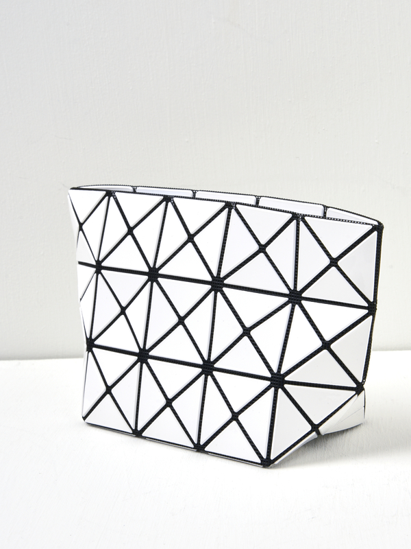 BAO BAO ISSEY MIYAKE PRISM POUCH - White BAO BAO ISSEY MIYAKE PRISM POUCH - White