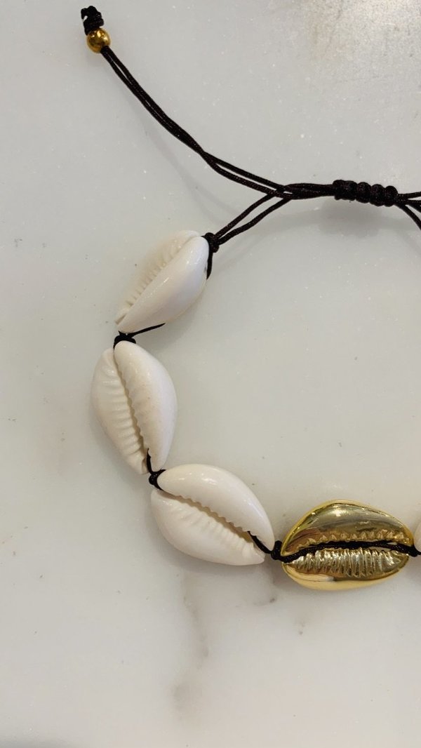 Maison Irem Oahu One Gold Shell Bracelet Maison Irem Oahu One Gold Shell Bracelet