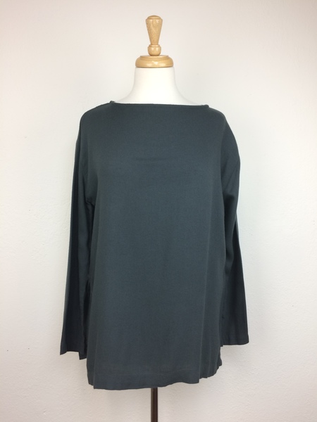 Black Crane Long Slit Top Black Crane Long Slit Top