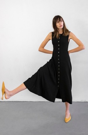 Delfina Balda Basic Color Sleeveless Dress - Black Delfina Balda Basic Color Sleeveless Dress - Black