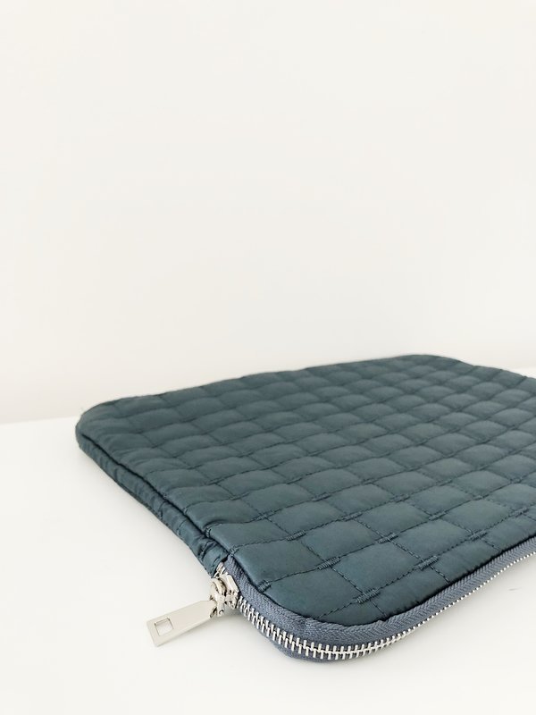 Hvisk Computer Sleeve 13" Wander - Petroleum Hvisk Computer Sleeve 13" Wander - Petroleum