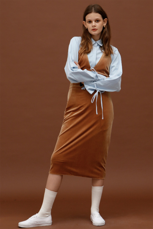 ROCKET LUNCH Velvet Midi Dress- Brown ROCKET LUNCH Velvet Midi Dress- Brown