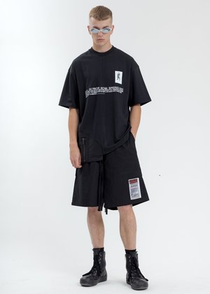 Komakino Loose Fit T-Shirt With Nylon Pocket - Black Komakino Loose Fit T-Shirt With Nylon Pocket - Black