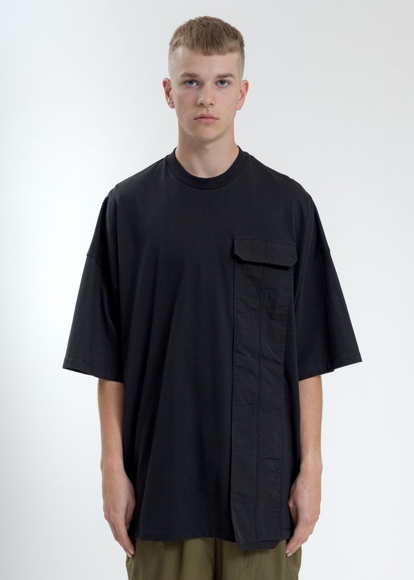 Komakino Oversized T-Shirt With Nylon Pocket - Black Komakino Oversized T-Shirt With Nylon Pocket - Black