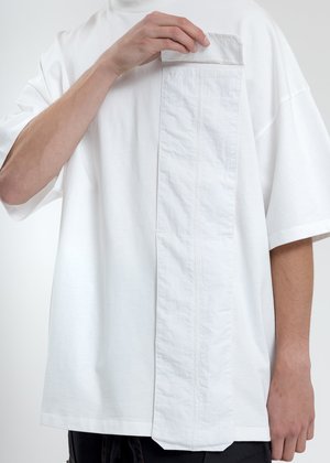 Komakino Oversized T-Shirt With Nylon Pocket - White Komakino Oversized T-Shirt With Nylon Pocket - White