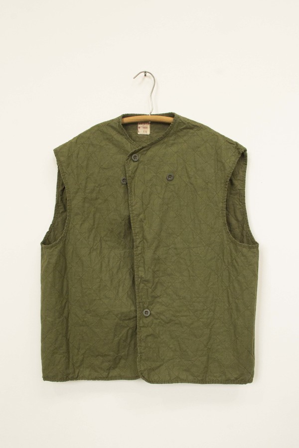 VINTAGE QUILTED VEST VINTAGE QUILTED VEST