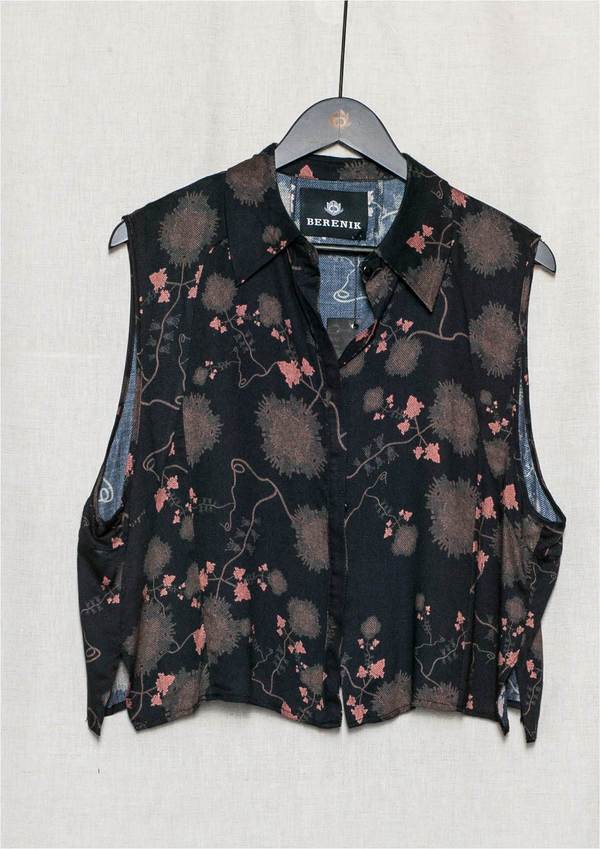 Berenik SHORT SLEEVELESS RAYON BLOUSE - black/rust print Berenik SHORT SLEEVELESS RAYON BLOUSE - black/rust print