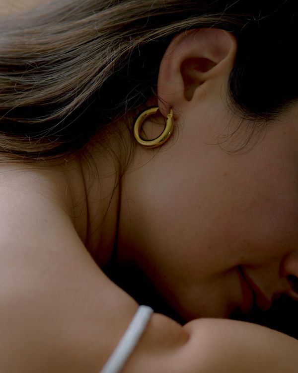 Common Muse Freja Medium Hoop Earring - Gold Common Muse Freja Medium Hoop Earring - Gold
