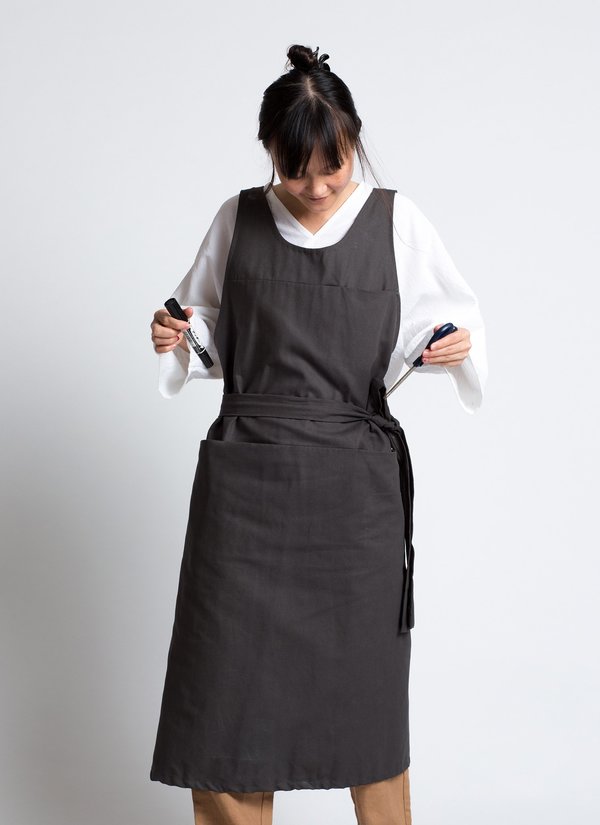 KAAREM Que Upstairs Pocket Apron - Charcoal KAAREM Que Upstairs Pocket Apron - Charcoal