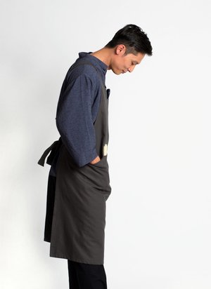 KAAREM Que Upstairs Pocket Apron - Charcoal KAAREM Que Upstairs Pocket Apron - Charcoal