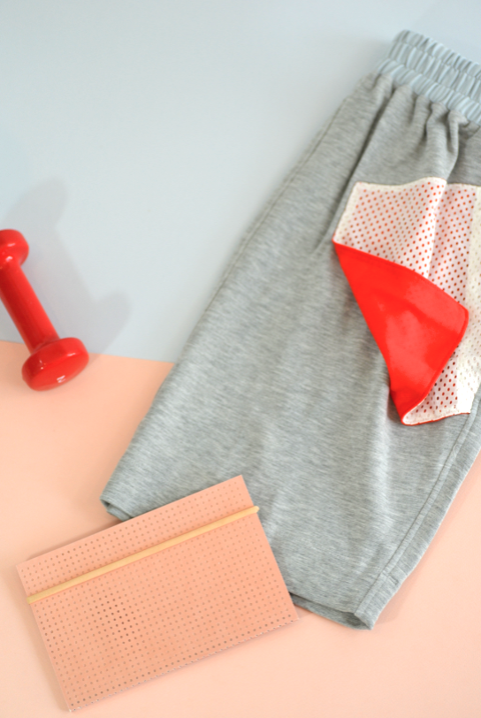 VPL Disjoin Skirt: Heather Grey with Fiery Red & White Mesh Pocket VPL Disjoin Skirt: Heather Grey with Fiery Red & White Mesh Pocket