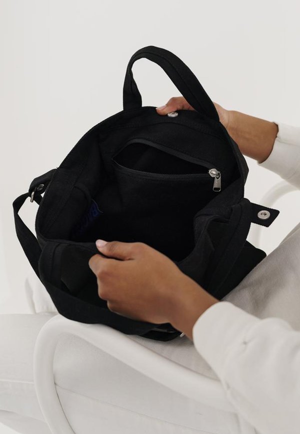 BAGGU Horizontal Duck Bag Black Garmentory