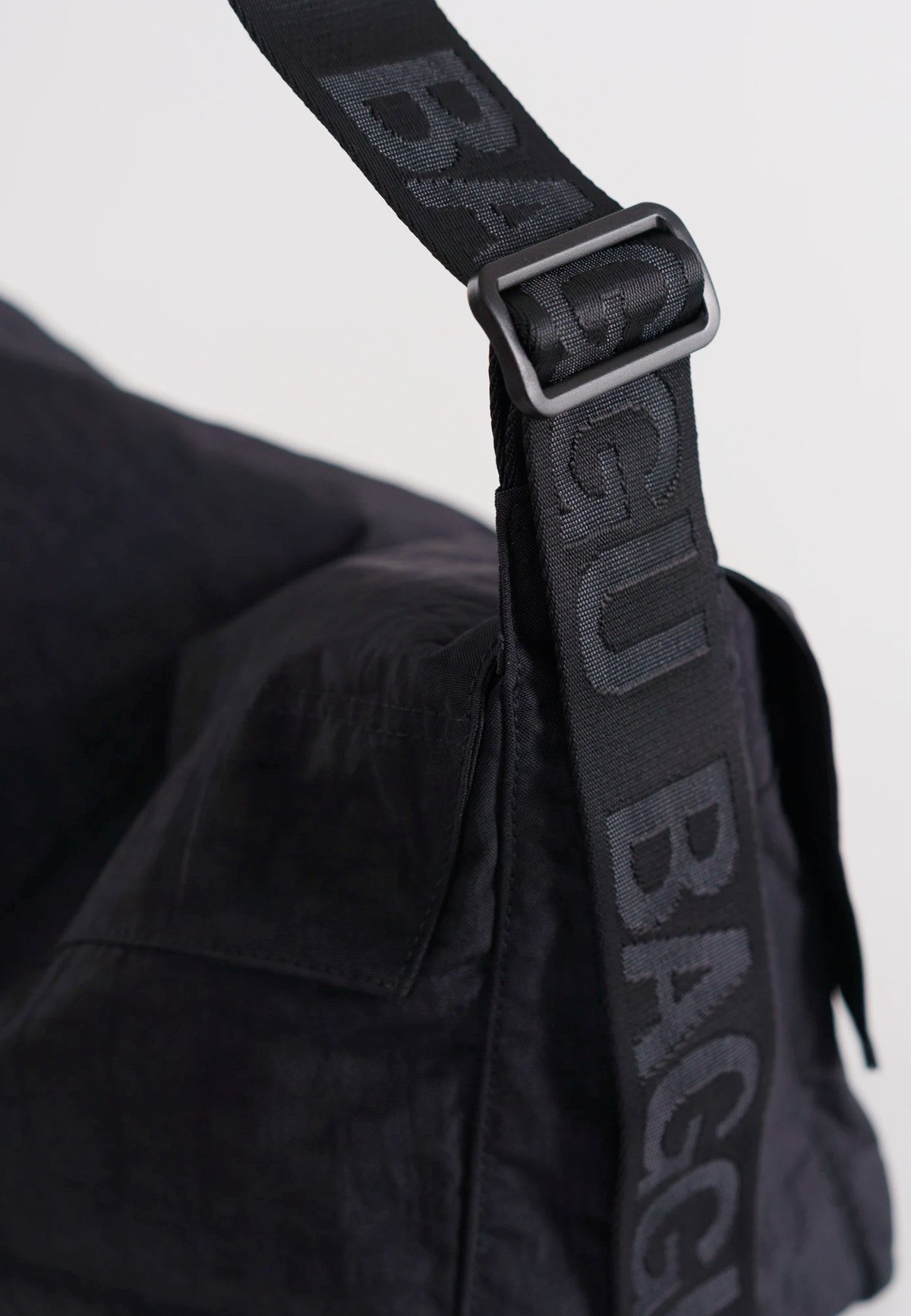 BAGGU Sport Messenger Bag Black Garmentory