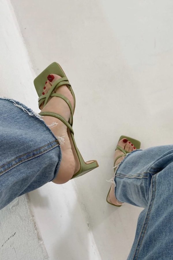 W A N T S Alora Heel W A N T S Alora Heel