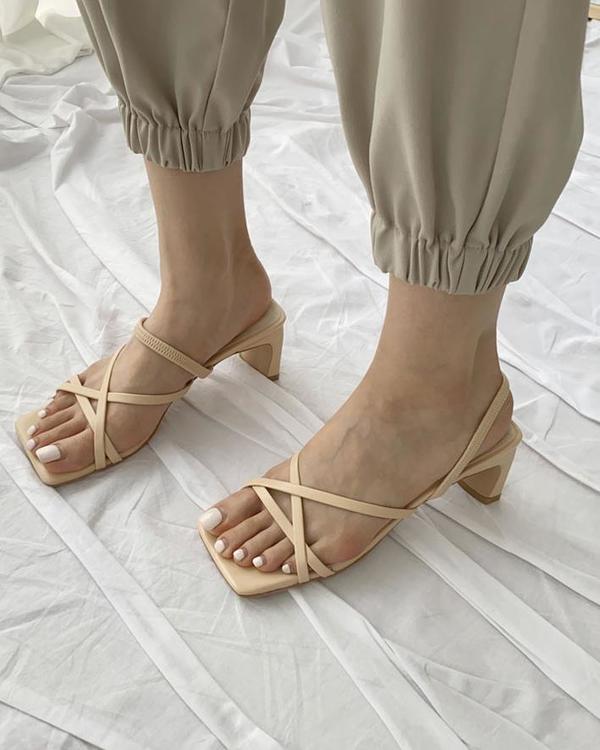 W A N T S Alora Heel W A N T S Alora Heel