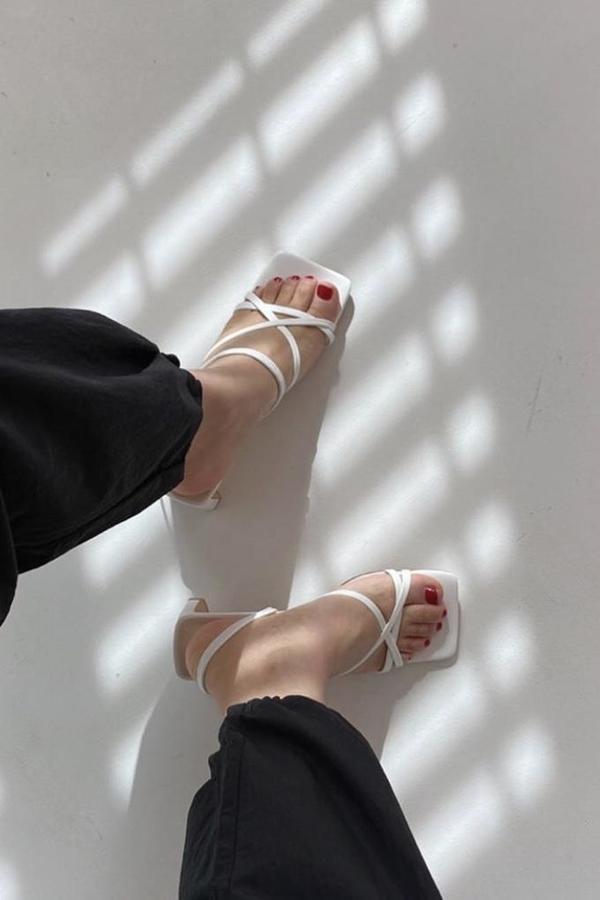 W A N T S Alora Heel W A N T S Alora Heel