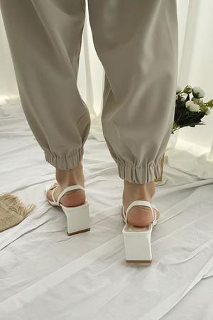 W A N T S Alora Heel W A N T S Alora Heel