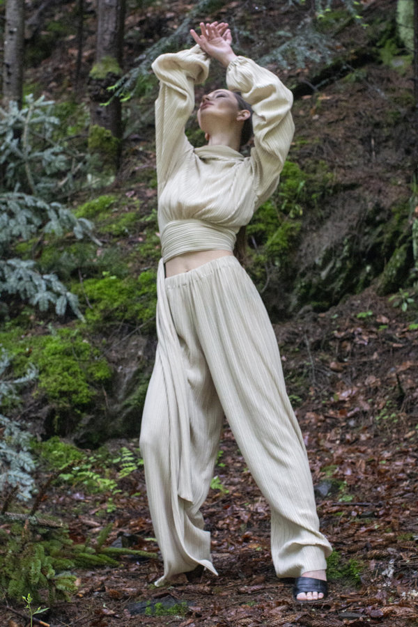 K M by L A N G E PLEATED SUIT - CREAM K M by L A N G E PLEATED SUIT - CREAM