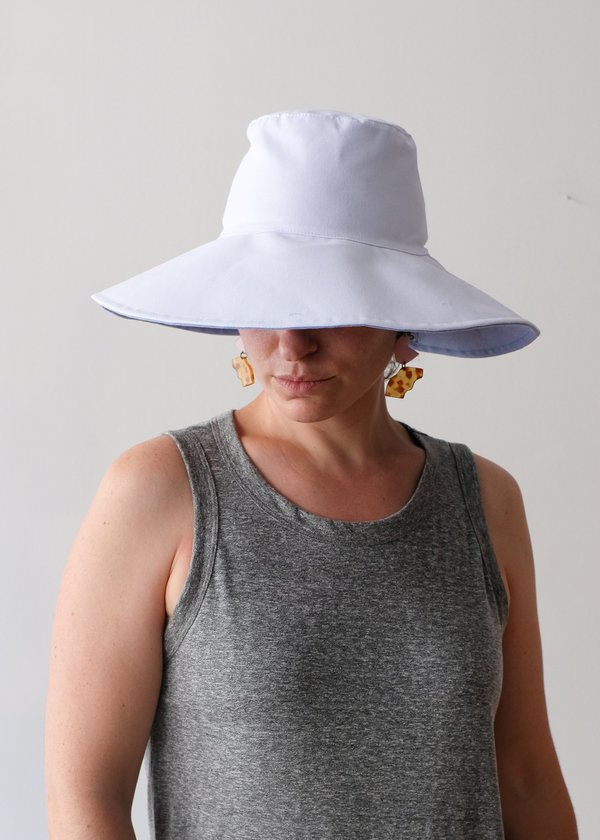 Hat Attack Packable Reversible Sunhat - Chambray/White  display picture 1