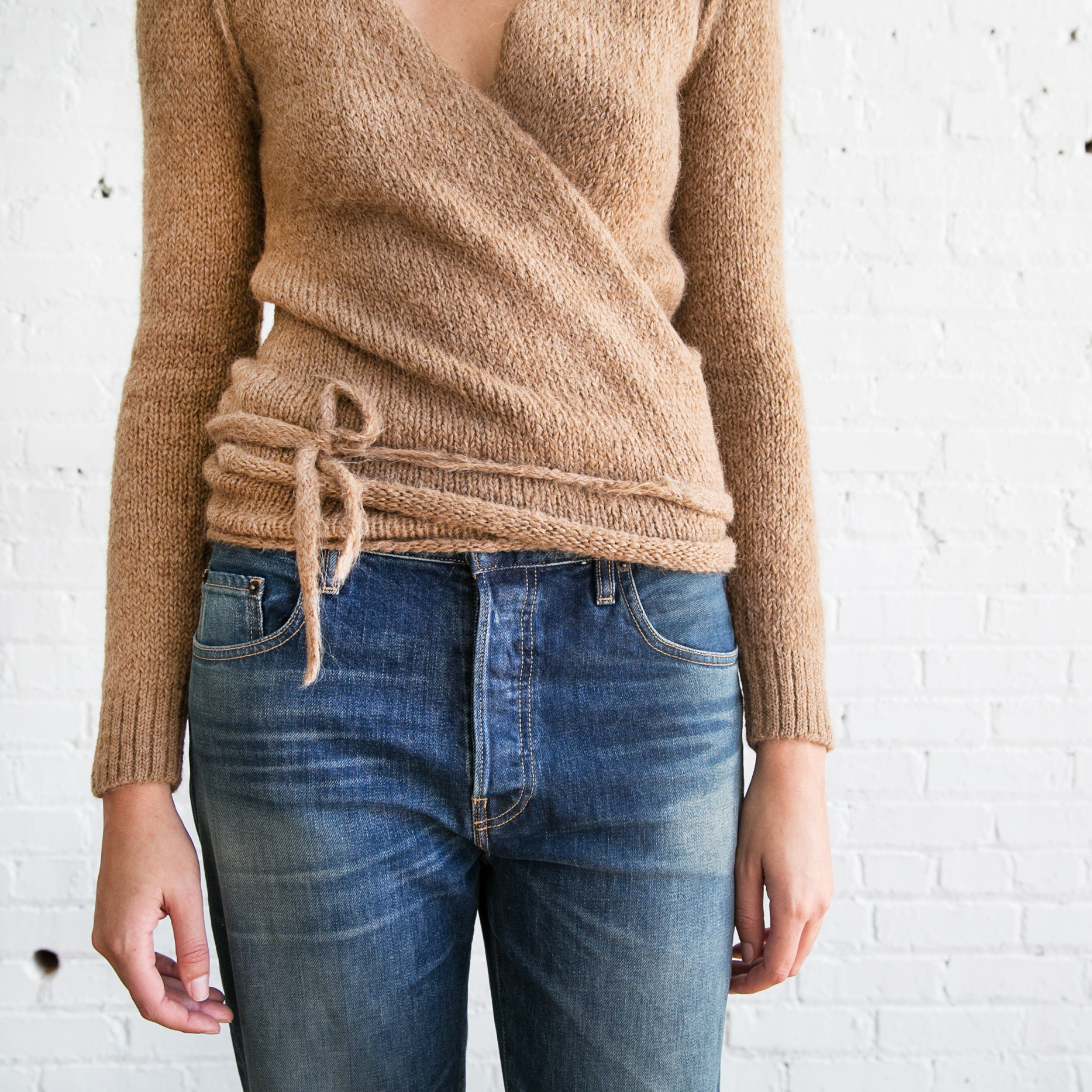 tiara cropped sweater beige