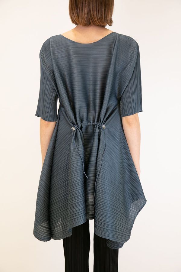 ISSEY MIYAKE PLEATS PLEASE プルオーバー 0400021828733_BLACK?wid=600&