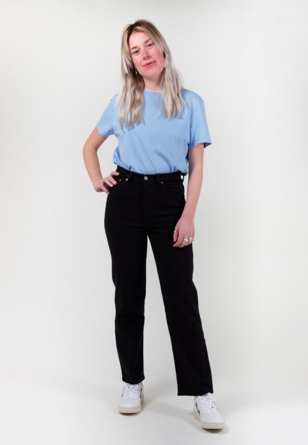 levi's ribcage black heart