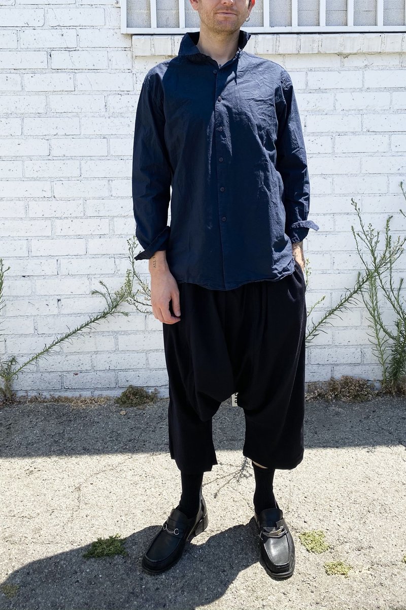 【関税込み】CASEY CASEY ネイビー Denmark トラウザーズ CASEY CASEYのネイビー Denmark トラウザーズがセール中