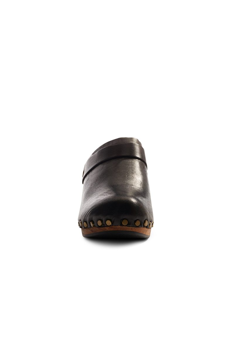 Lisa B. high heel leather clogs - black