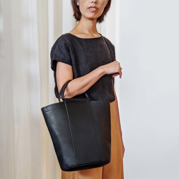Poketo Petit Bucket Bag - Black Poketo Petit Bucket Bag - Black