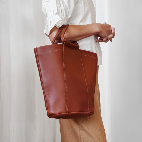 Poketo Petit Bucket Bag - Cognac Poketo Petit Bucket Bag - Cognac