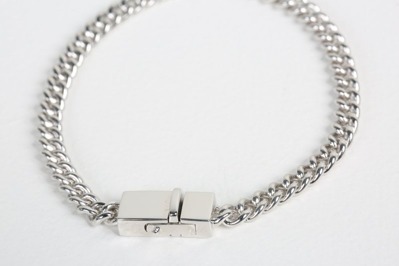 アクセサリー Tom Wood ROUNDED CURB BRACELET THIN Tom Wood Rounded Thin Curb Bracelet | Gold | FARFETCH GE