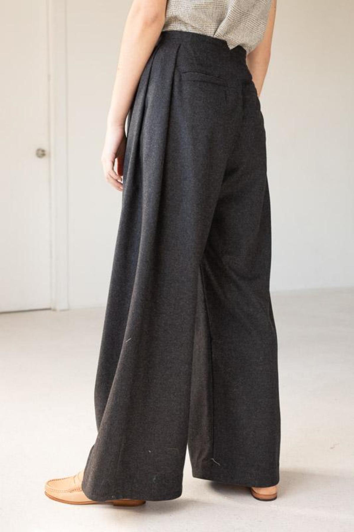 Lois Hazel Pleat Pant - Charcoal - Image 3 of 4