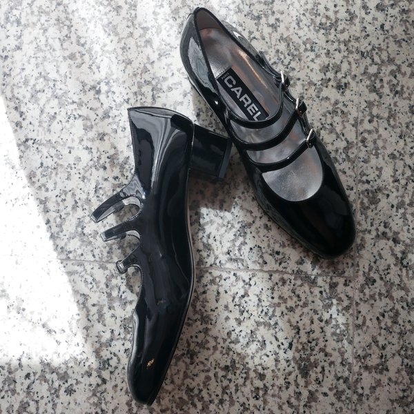 パンプス CAREL FW25 Black leather Kina pumps (KINA BLACK) Kina - Black smooth leather Mary Janes pumps | Carel Paris