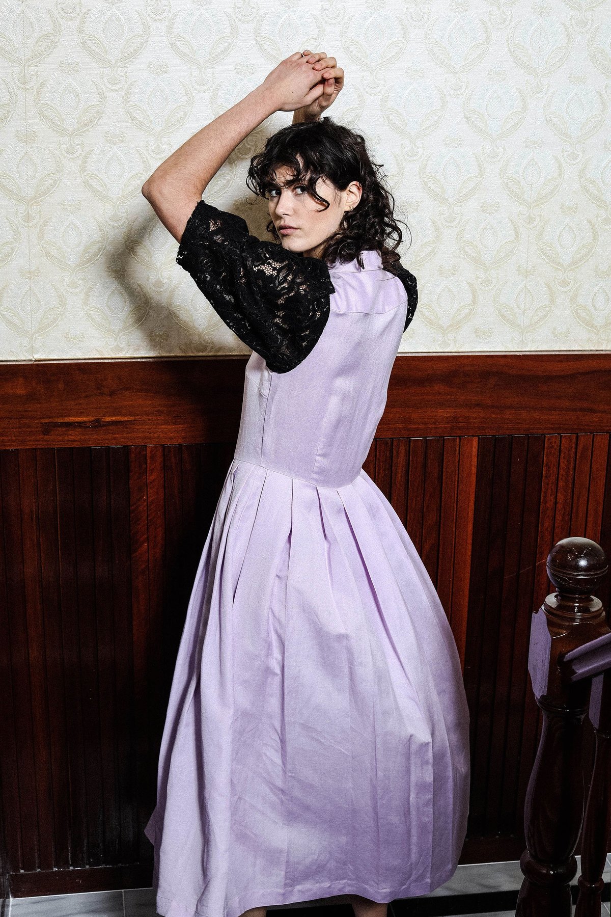 SALASAI SCARLET DRESS IN LINEN AND LACE - LILAC/BLACK - Image 6 of 12