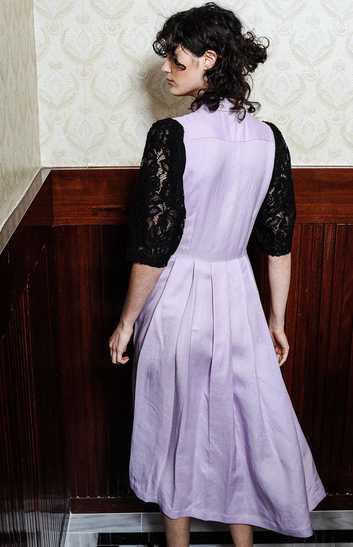 SALASAI SCARLET DRESS IN LINEN AND LACE - LILAC/BLACK - Image 8 of 12