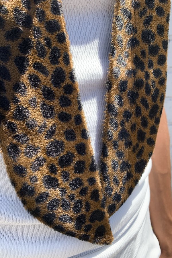 The Soloist. Fake Fur Leopard Shawl Collar - Chocolate 