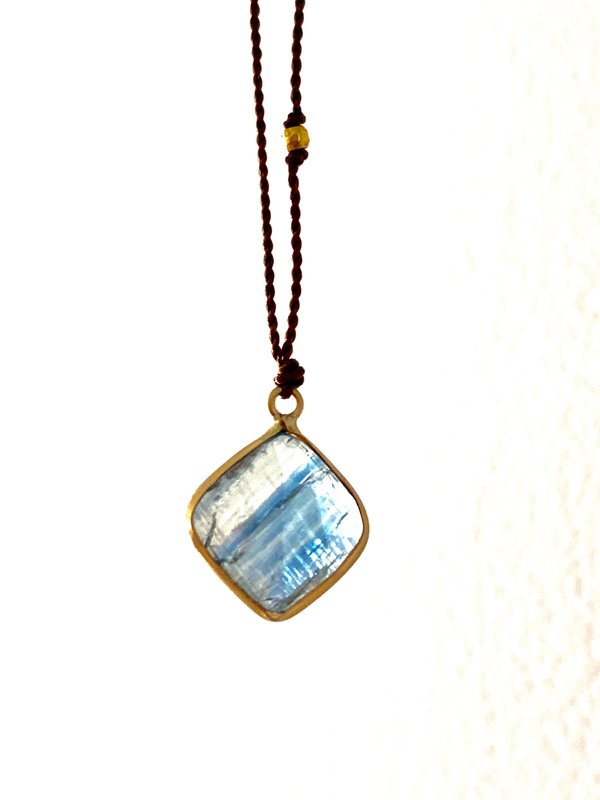 Margaret Solow Kyanite Pendant Necklace - 14K Yellow Gold Margaret Solow Kyanite Pendant Necklace - 14K Yellow Gold