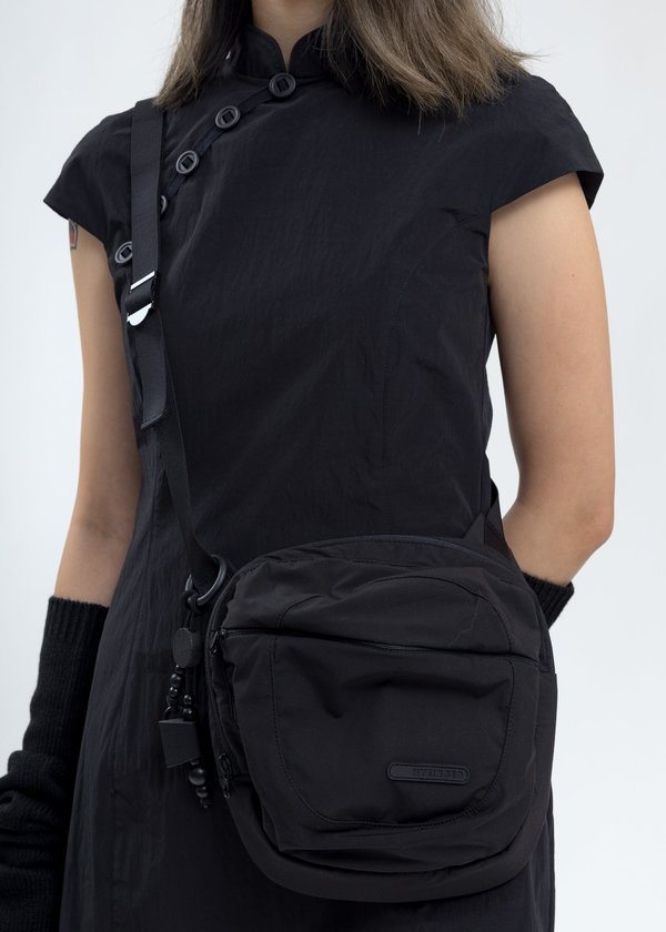 Hyein Seo Qipao With Sleeves - Black Hyein Seo Qipao With Sleeves - Black