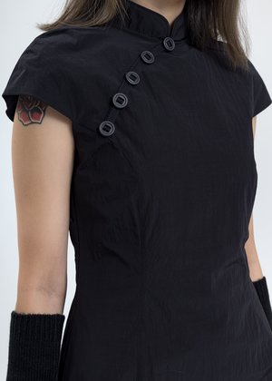 Hyein Seo Qipao With Sleeves - Black Hyein Seo Qipao With Sleeves - Black
