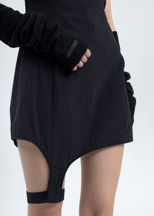 Hyein Seo Qipao With Sleeves - Black Hyein Seo Qipao With Sleeves - Black