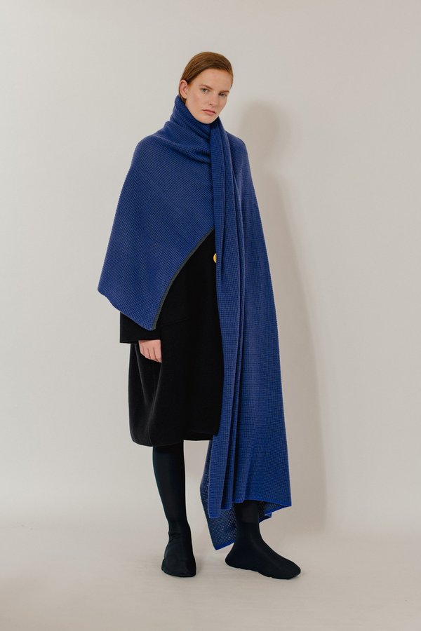Oyuna Tundra Textured Waffle Knit Cashmere Throw - Ultramarine/Indigo Oyuna Tundra Textured Waffle Knit Cashmere Throw - Ultramarine/Indigo