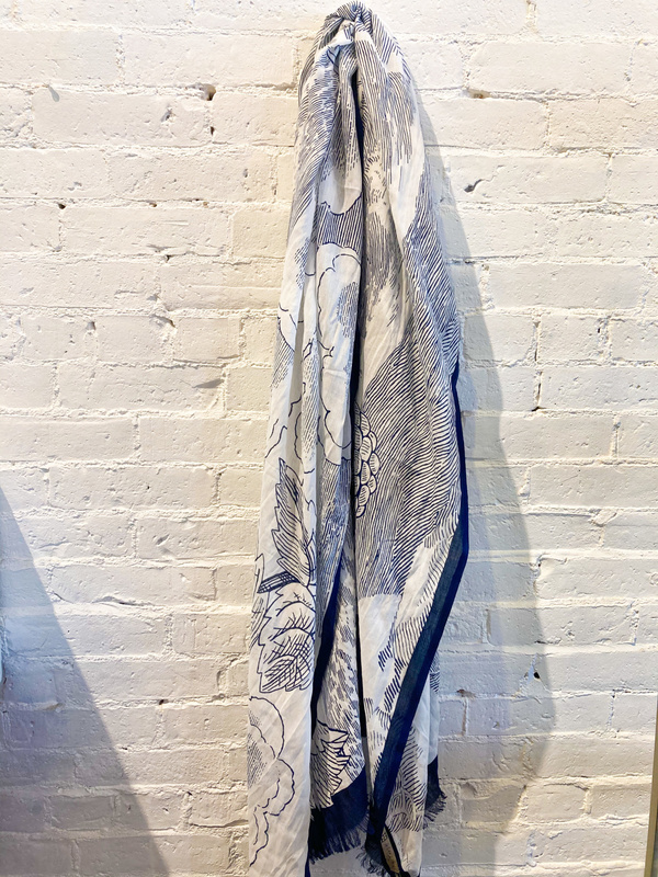 Inouitoosh Hesperides Scarf - White