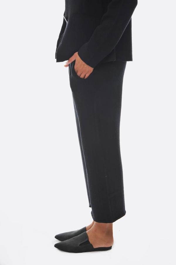 Oyuna Knitted Vela Trousers - Black Oyuna Knitted Vela Trousers - Black