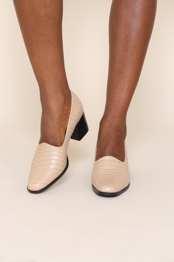 "INTENTIONALLY __________." Peptalk Heels - Ojai "INTENTIONALLY __________." Peptalk Heels - Ojai